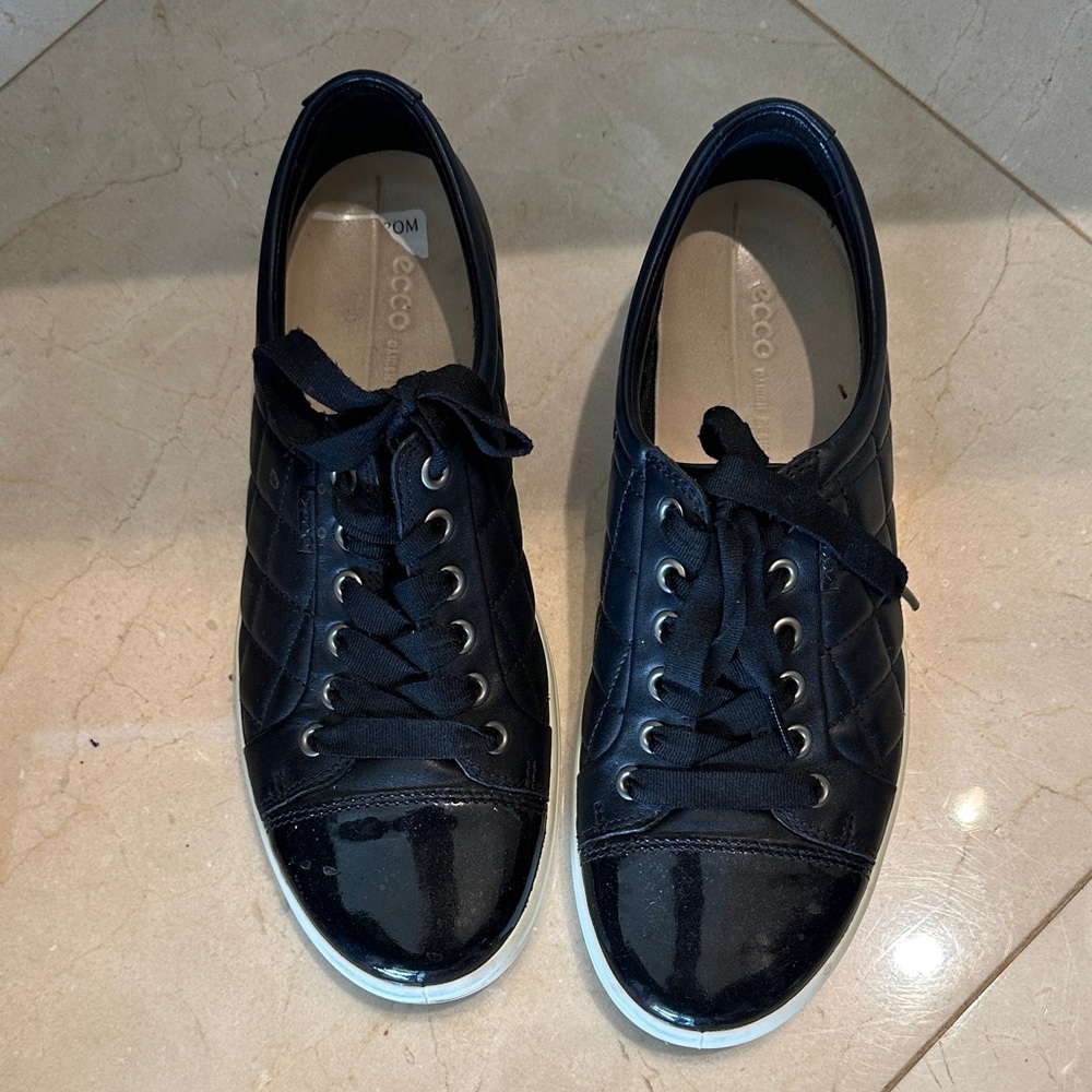 ECCO Women's Black Flats with White Soles